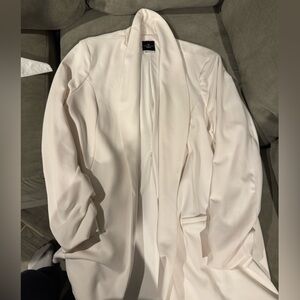 White loose fit blazer, size 2x, brand is One 5 One Woman.